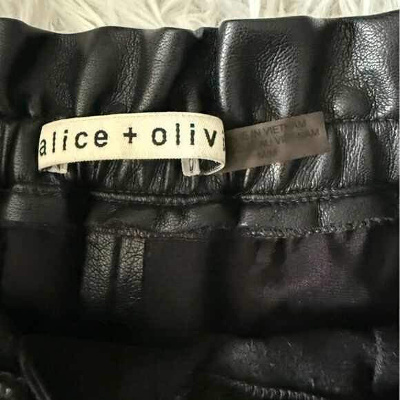 Alice + Olivia Black Faux Leather Ankle Crop Pants with Paper Bag Waist Size M - Picture 9 of 9